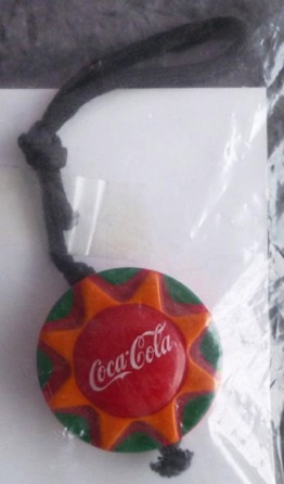 93108-2 € 2,00 coca cola plastic sleutelhanger